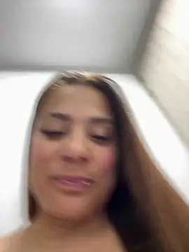 Pretty  Milf online show from 22, 4, 2026
