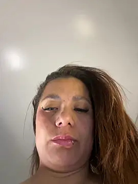 Pretty  Milf online show from 5, 6, 2026