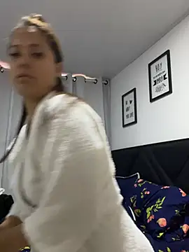 Pretty  Milf online show from 31, 3, 2026