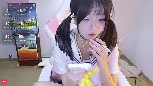 Snapshot of Qiqiiii-05 chatting on 12, 6, 2026 Qiqiiii-05 online show from 12, 6, 2026