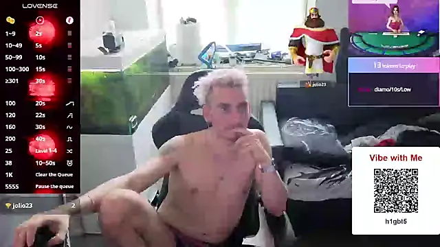 Snapshot of Rayzel_White chatting on 17, 5, 2026 Rayzel White online show from 17, 5, 2026