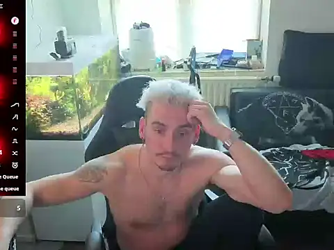 Snapshot of Rayzel_White chatting on 29, 4, 2026 Rayzel White online show from 29, 4, 2026
