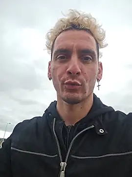 Rayzel White online show from 3, 7, 2026