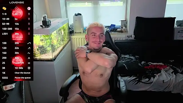 Rayzel White online show from 25, 4, 2026