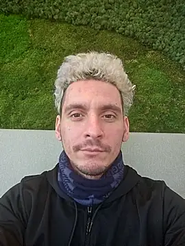 Rayzel White online show from 28, 2, 2026