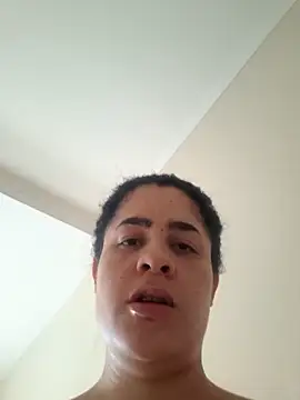 Neveencantada00 online show from 24, 2, 2026