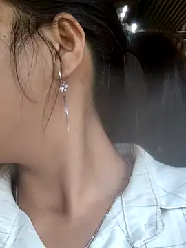 miumiu sexy2x online show from 16, 2, 2026