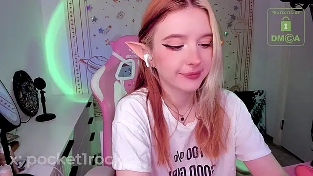 Snapshot of _PocketRocket_ chatting on 5, 5, 2026 PocketRocket online show from 5, 5, 2026