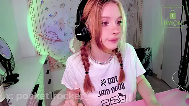 Snapshot of _PocketRocket_ chatting on 2, 5, 2026 PocketRocket online show from 2, 5, 2026