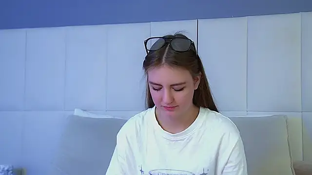 SofiaSarvain online show from 5, 2, 2026