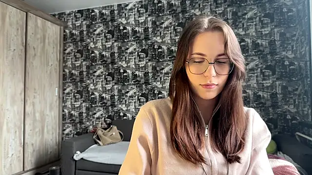 JanelleCourville online show from 3, 3, 2026