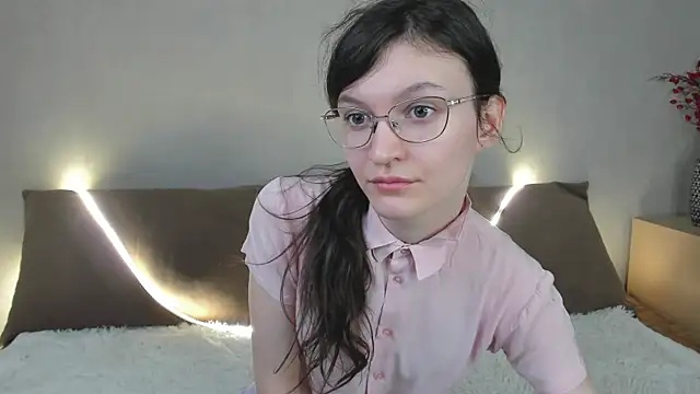 ThoraMarola online show from 19, 3, 2026