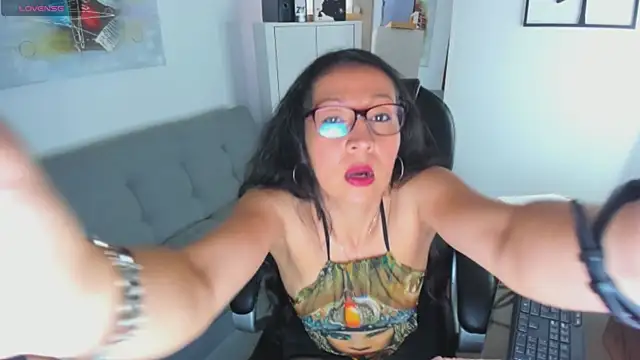 loretta fraser online show from 4, 2, 2026