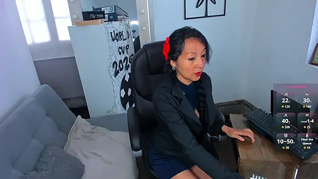 Snapshot of loretta_fraser chatting on 18, 6, 2026 loretta fraser online show from 18, 6, 2026