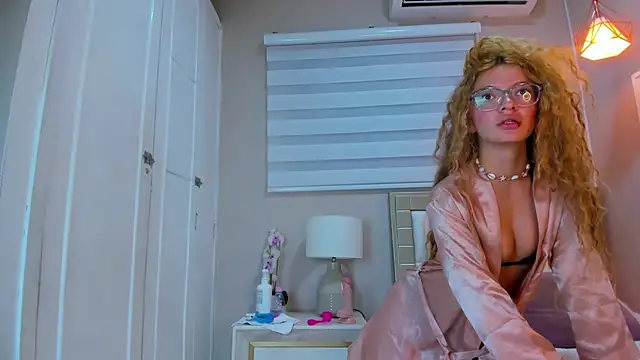 isabela  x online show from 14, 4, 2026