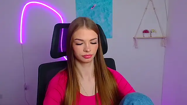 Lina Loveuu online show from 11, 4, 2026