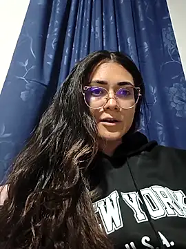 Freyarosse online show from 25, 2, 2026