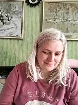 NyushaLollipop online show from 4, 4, 2026