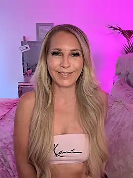 Snapshot of JulieSol chatting on 14, 5, 2026 JulieSol online show from 14, 5, 2026