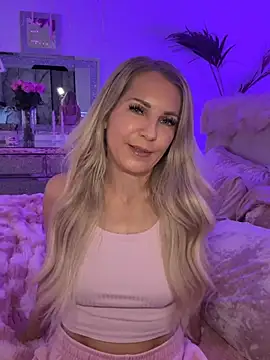 Snapshot of JulieSol chatting on 13, 2, 2026 JulieSol online show from 13, 2, 2026