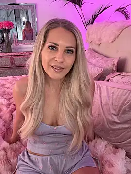 Snapshot of JulieSol chatting on 24, 2, 2026 JulieSol online show from 24, 2, 2026