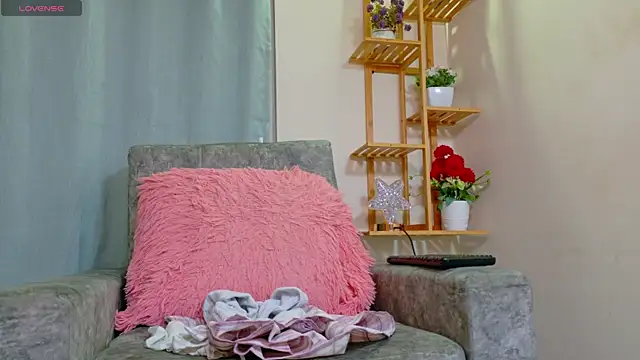 Mia C online show from 7, 4, 2026