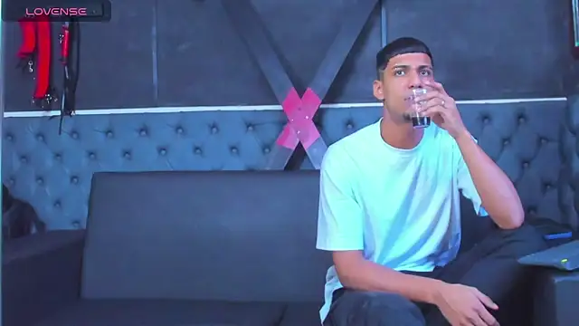 ALEX KEITH26 online show from 22, 4, 2026