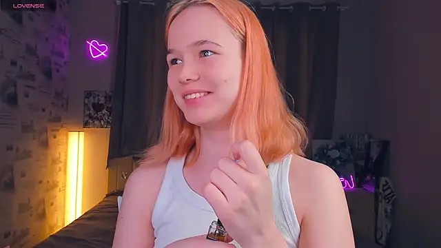 Snapshot of OwlLynn chatting on 20, 2, 2026 OwlLynn online show from 20, 2, 2026