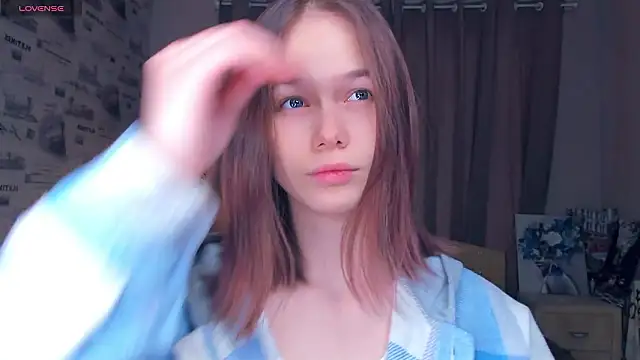 Snapshot of OwlLynn chatting on 1, 2, 2026 OwlLynn online show from 1, 2, 2026