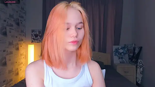 Snapshot of OwlLynn chatting on 6, 2, 2026 OwlLynn online show from 6, 2, 2026