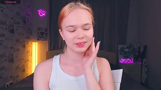 Snapshot of OwlLynn chatting on 21, 2, 2026 OwlLynn online show from 21, 2, 2026