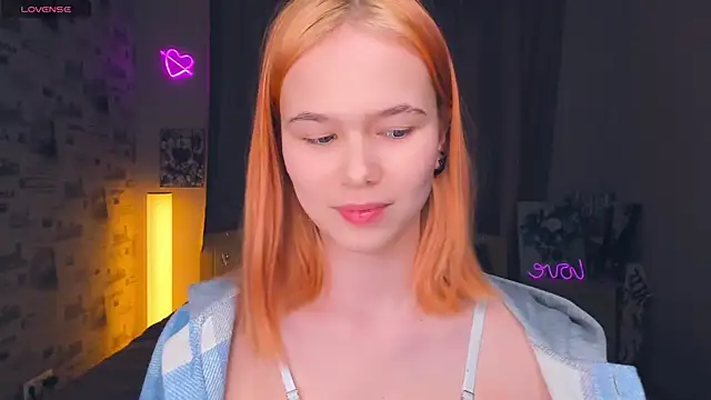 Snapshot of OwlLynn chatting on 16, 2, 2026 OwlLynn online show from 16, 2, 2026