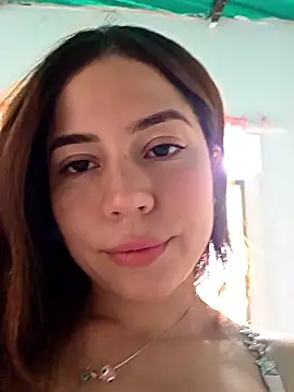 Snapshot of dani_ferreer1 chatting on 20, 5, 2026 dani ferreer1 online show from 20, 5, 2026