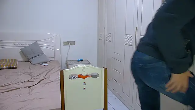 Chocolates-001 online show from 17, 3, 2026