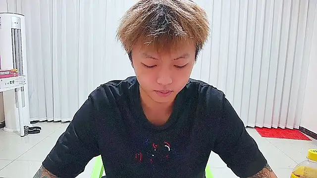 Chocolates-001 online show from 25, 7, 2026