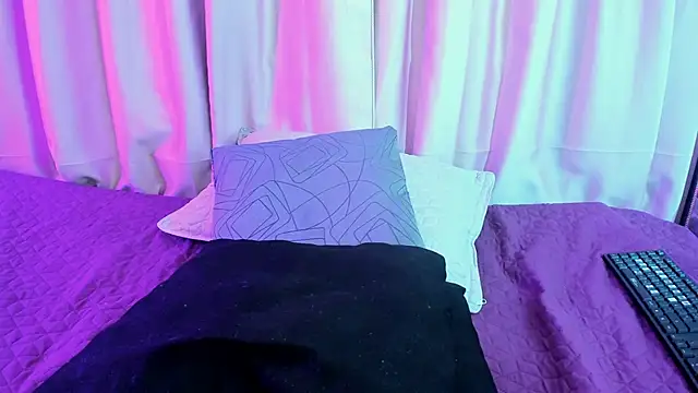 emily 34  online show from 11, 3, 2026