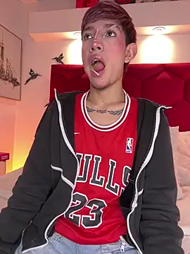 Taylor Snow online show from 5, 3, 2026