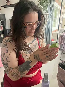 Snapshot of NyxTattoo chatting on 21, 5, 2026 NyxTattoo online show from 21, 5, 2026