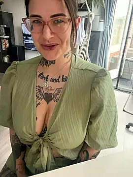 Snapshot of NyxTattoo chatting on 20, 5, 2026 NyxTattoo online show from 20, 5, 2026