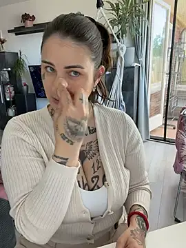 Snapshot of NyxTattoo chatting on 8, 5, 2026 NyxTattoo online show from 8, 5, 2026