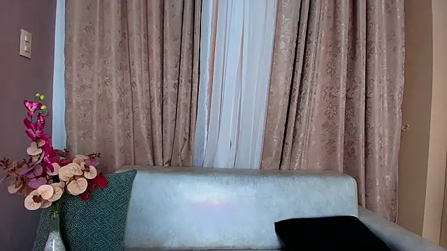 TessaMonroee online show from 2, 2, 2026