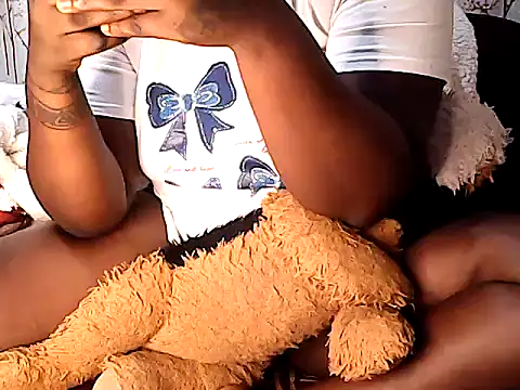 Snapshot of Littlemistress24 chatting on 24, 7, 2026 Littlemistress24 online show from 24, 7, 2026