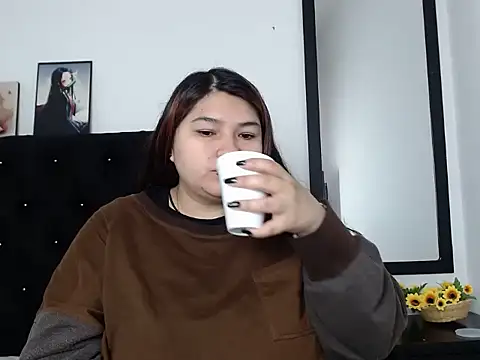 LauraHorny69 online show from 4, 3, 2026