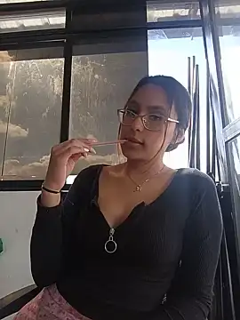 Snapshot of karen_lovee chatting on 10, 7, 2026 karen lovee online show from 10, 7, 2026