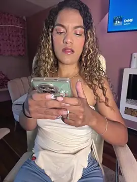 Snapshot of AngelPinkk_ chatting on 5, 6, 2026 AngelPinkk online show from 5, 6, 2026
