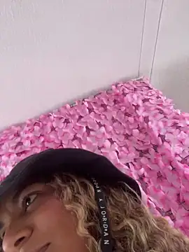Snapshot of AngelPinkk_ chatting on 22, 3, 2026 AngelPinkk online show from 22, 3, 2026