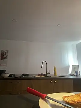 icelyne 2001 online show from 23, 2, 2026