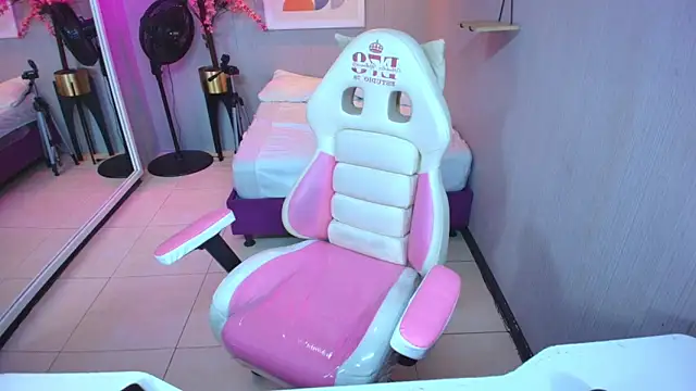 Veronica miiller online show from 4, 2, 2026