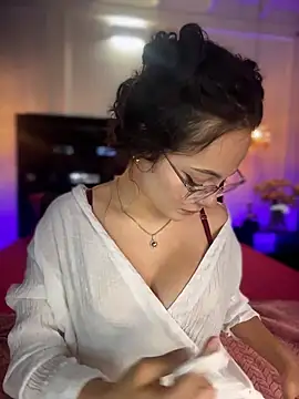 TeaseDollXXX online show from 3, 3, 2026