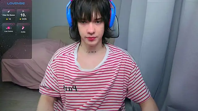 Snapshot of LeonBoykisser chatting on 13, 5, 2026 LeonBoykisser online show from 13, 5, 2026